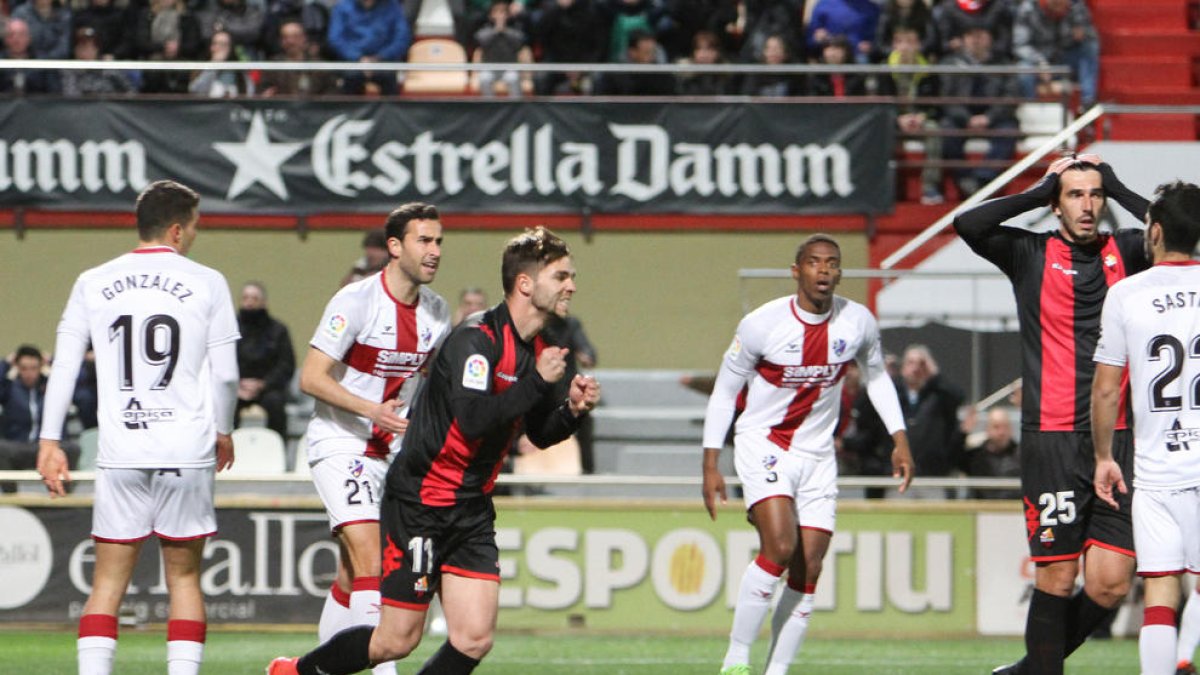 Empat per empetitir el líder