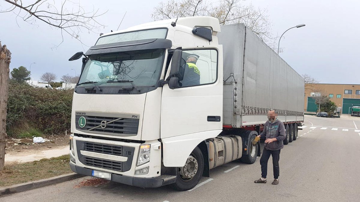 Interceptat a Tarragona un camió polonès amb el tacògraf manipulat