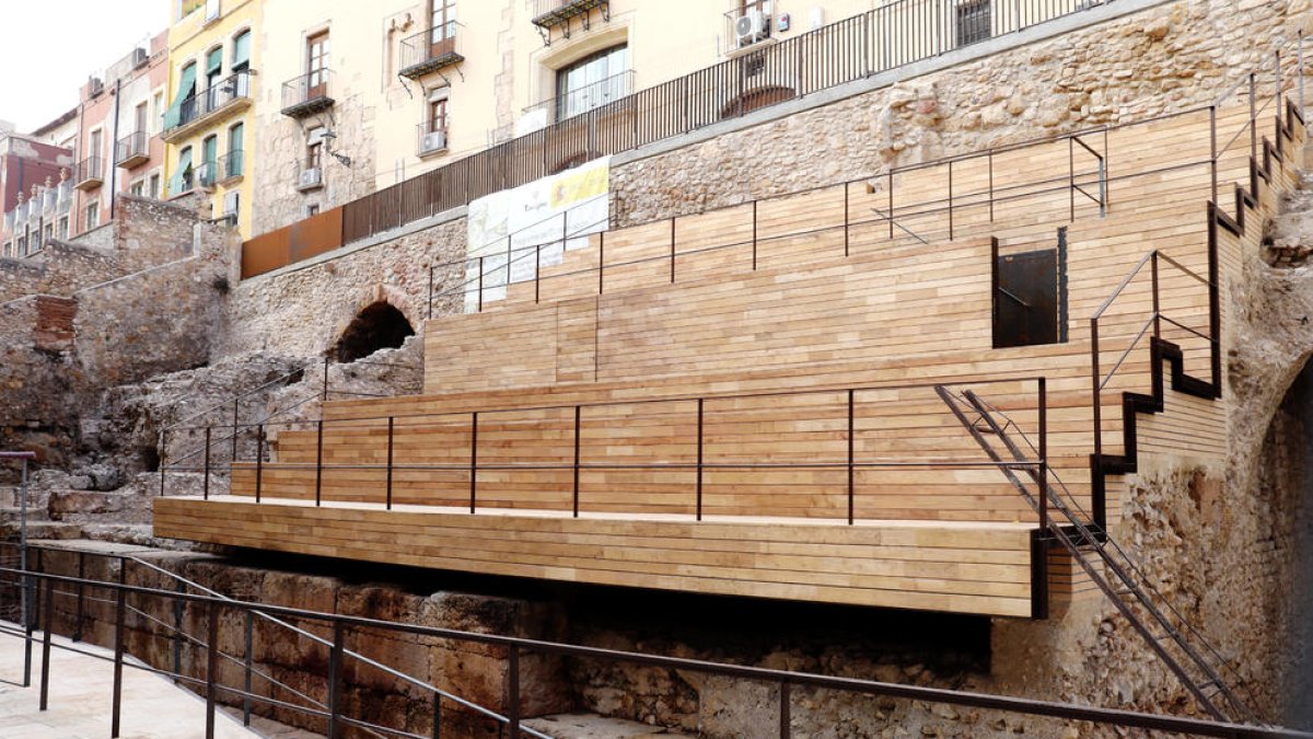 A punto de culminar la colocación de maderas en la estructura moderna del Circo