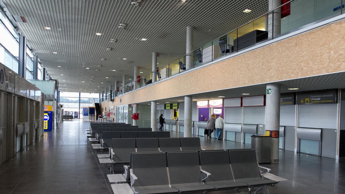 Cancel·lacions i desviaments d'Albastar afecten 400 passatgers a l'Aeroport de Reus