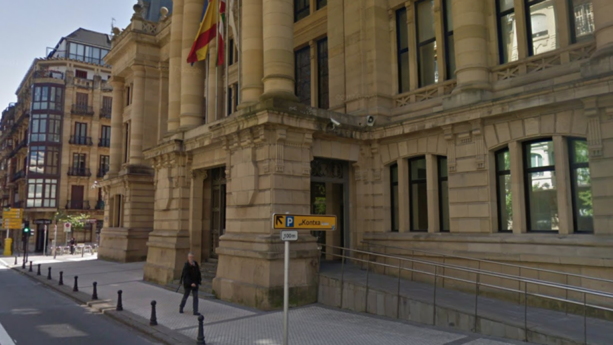 Dos años de cárcel para un matrimonio que vendió a su hijo recién nacido por 1150 euros