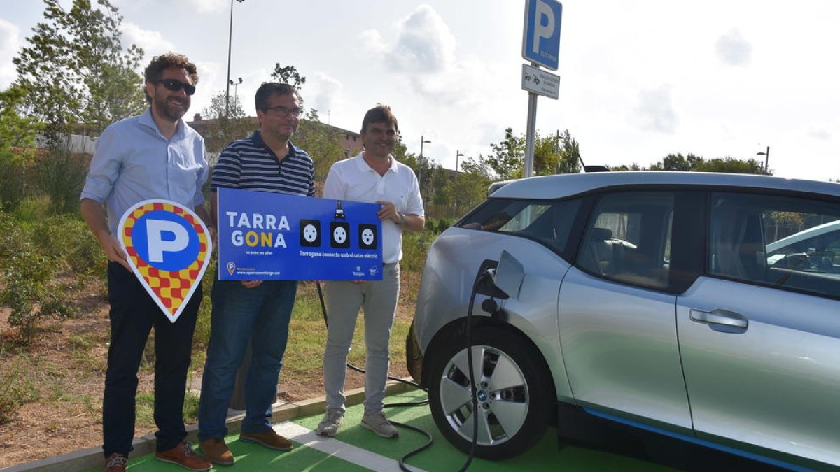 Tarragona disposa de quatre nous punts de recàrrega per a cotxes elèctrics, a l'Anella Mediterrània