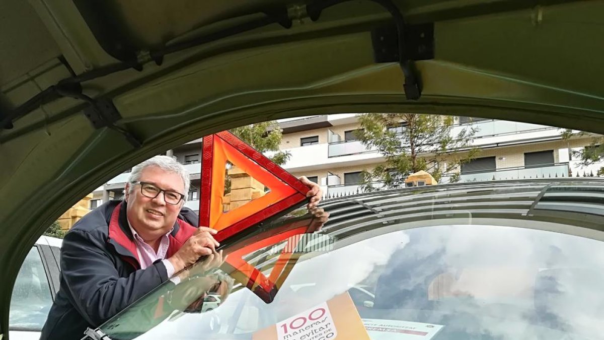 Moisés Peñalver aporta 100 formes d'evitar un accident en l'últim llibre
