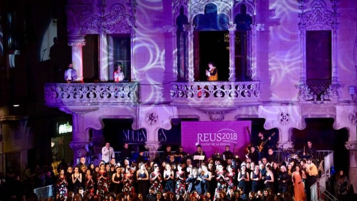 La Ciutat de la Música ressona des del Mercadal i la Casa Navàs