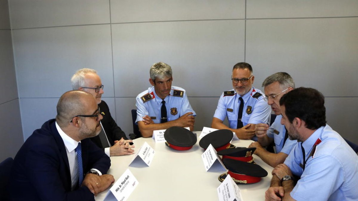 Buch destaca a Cambrils la tasca dels Mossos en l'alerta terrorista