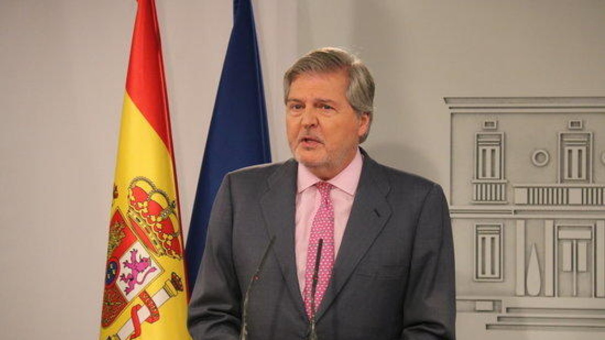 El gobierno español aprueba el recurso contra la ley de la presidencia para impedir la investidura de Puigdemont