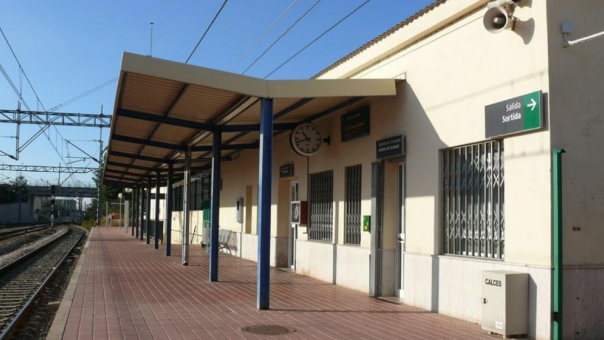 Retards d'una hora per manca de tensió a la catenària entre Vandellòs i l'Ametlla