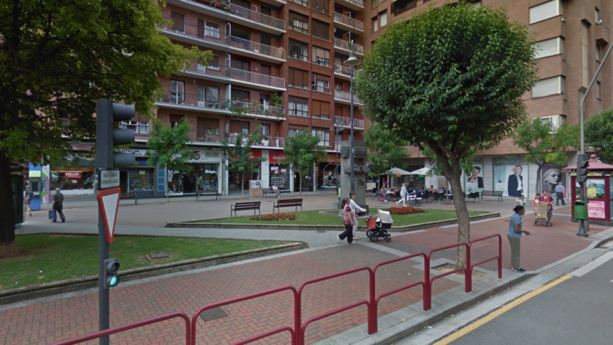 Sis menors agredeixen amb un monopatí a una anciana que els havia cridat l'atenció