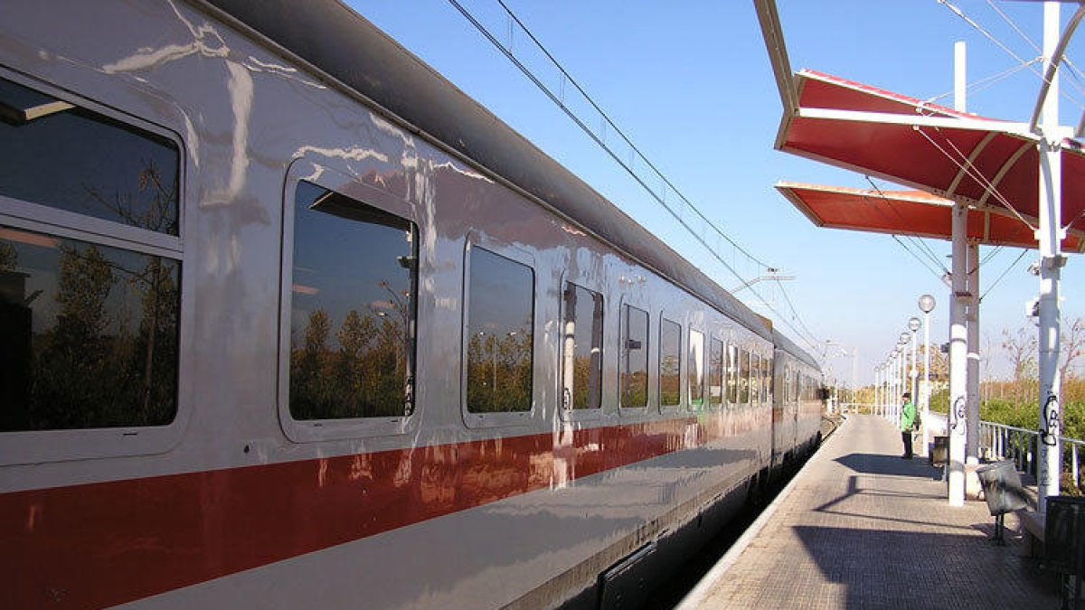 Desconcierto entre la oposición por la incertidumbre sobre los planes ferroviarios en Salou