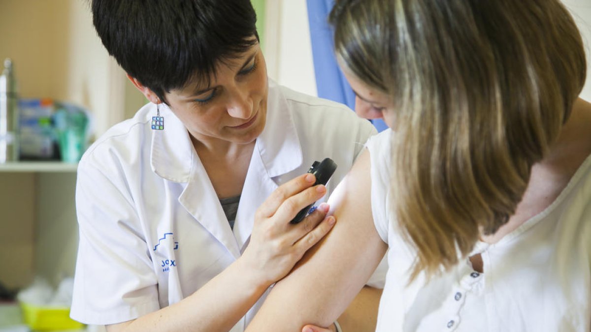 Objetivo: que los jóvenes se pongan crema