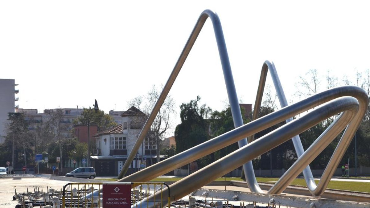 L'Ajuntament inverteix 60.000 euros en l'arranjament de la font de la plaça del Canal