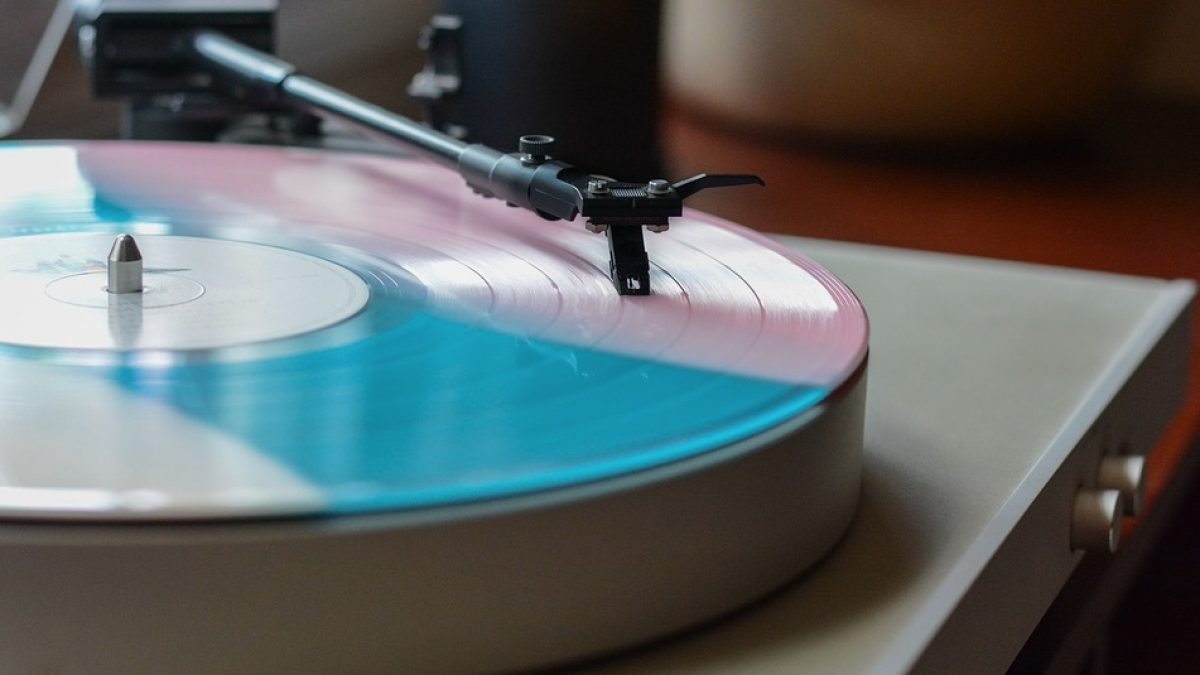 Detinguda per posar des de les 6 del matí fins a la nit i durant 16 anys 'La Traviata' a tot volum