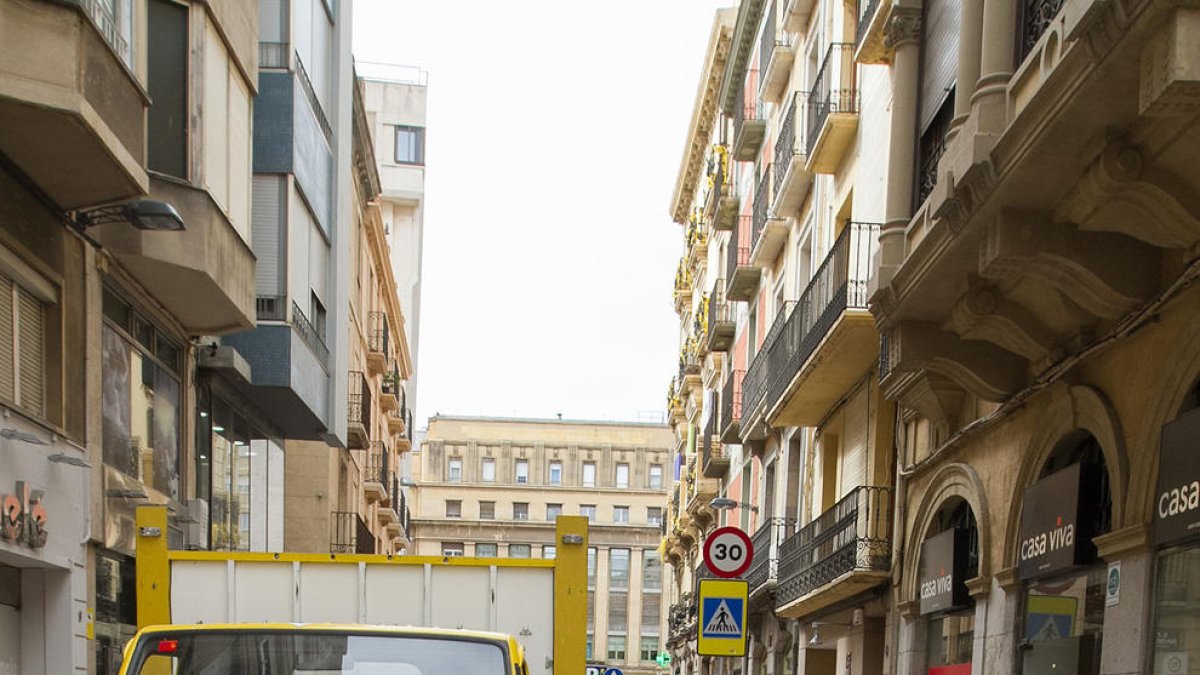 Un sistema automatitzat regularà l'accés de trànsit a la plaça Prim