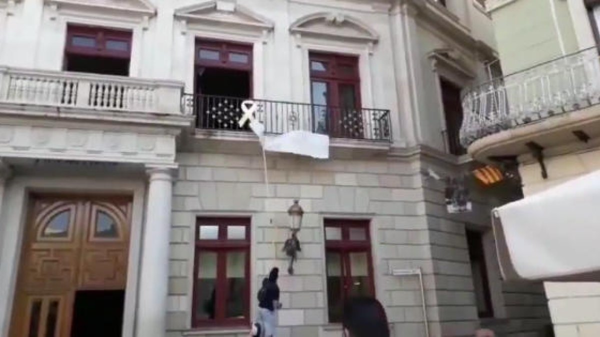 El PP de Reus considera la acción de Ciudadanos con la pancarta de una «gran cobardía política e hipocresía»