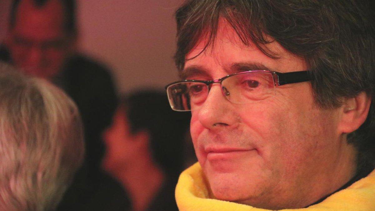 La Fiscalia demana que s'estudiï si és viable detenir i extradir Puigdemont, Serret i Gabriel a Suïssa