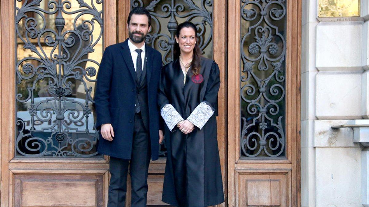 Miembros del mundo jurídico plantan al presidente del Parlamento por su denuncia de «presos políticos»