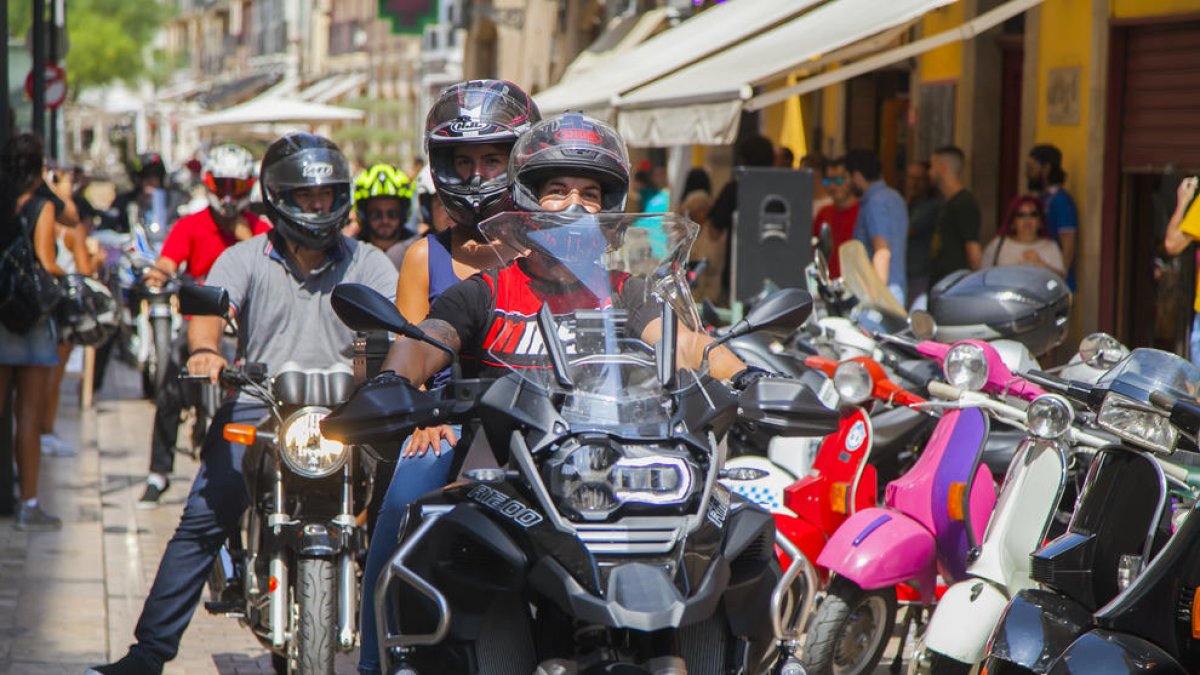 Las fiestas de Sant Roc arrancan con un gran encuentro de motos