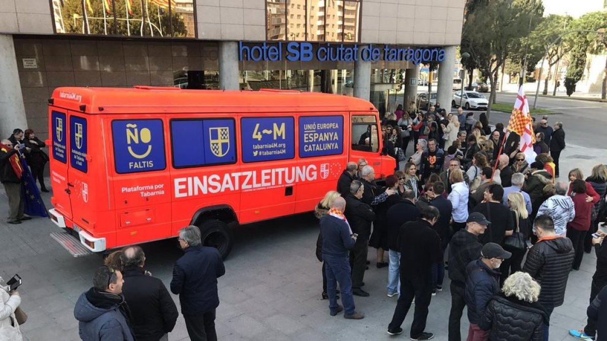La embajada móvil de Tabarnia llega a la plaza Imperial Tarraco