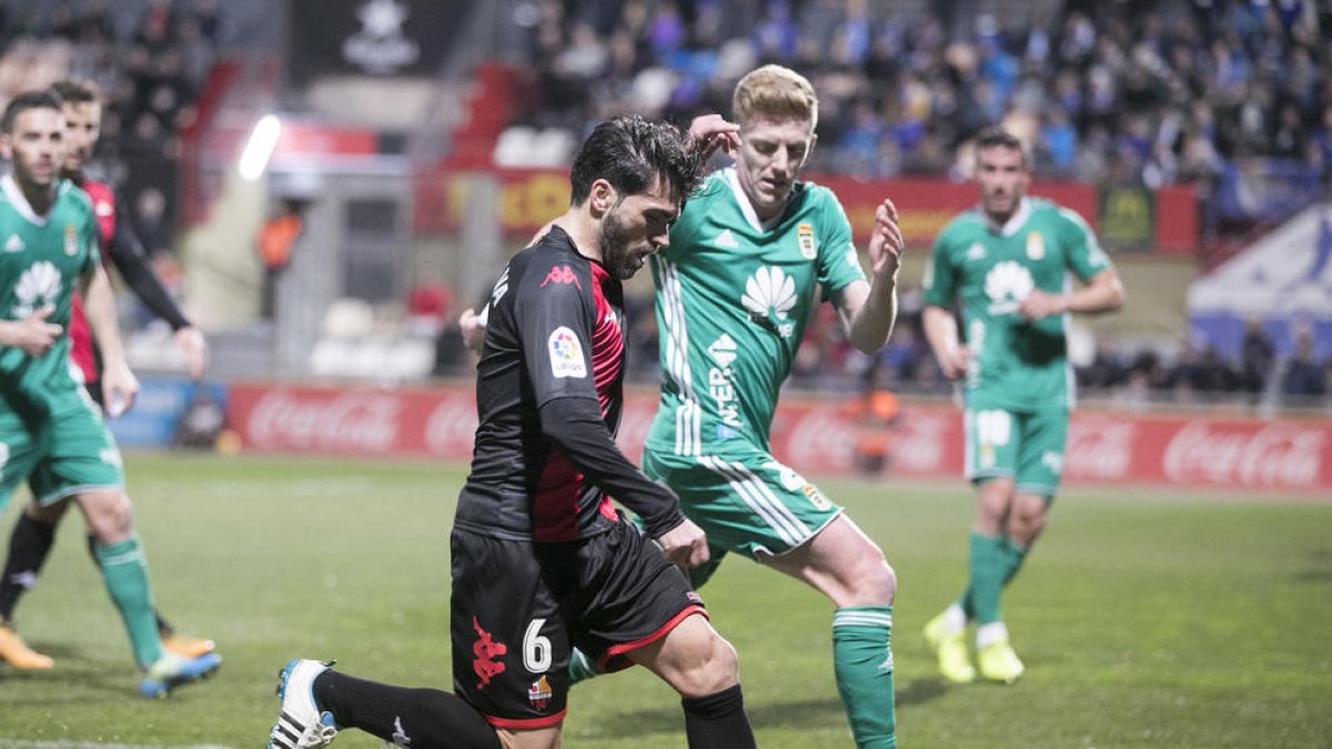 Reus i Oviedo es reparteixen els punts en un partit dens (0-0)