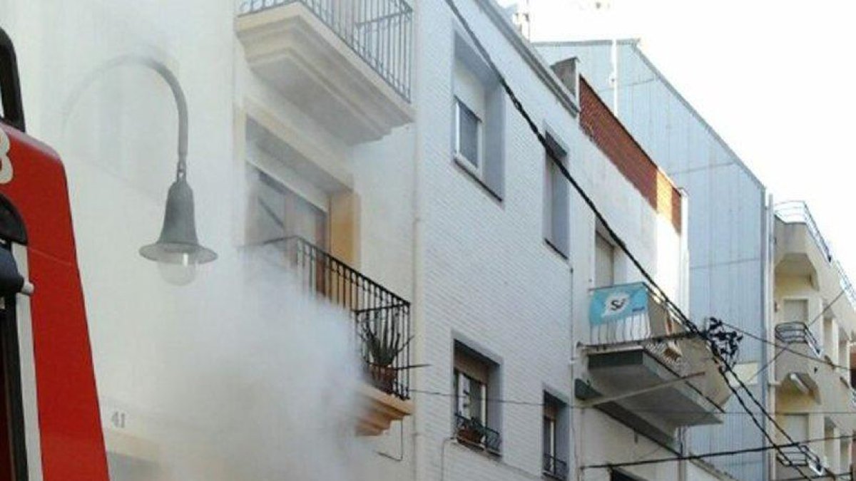 Es crema un magatzem d'hostaleria a Torredembarra