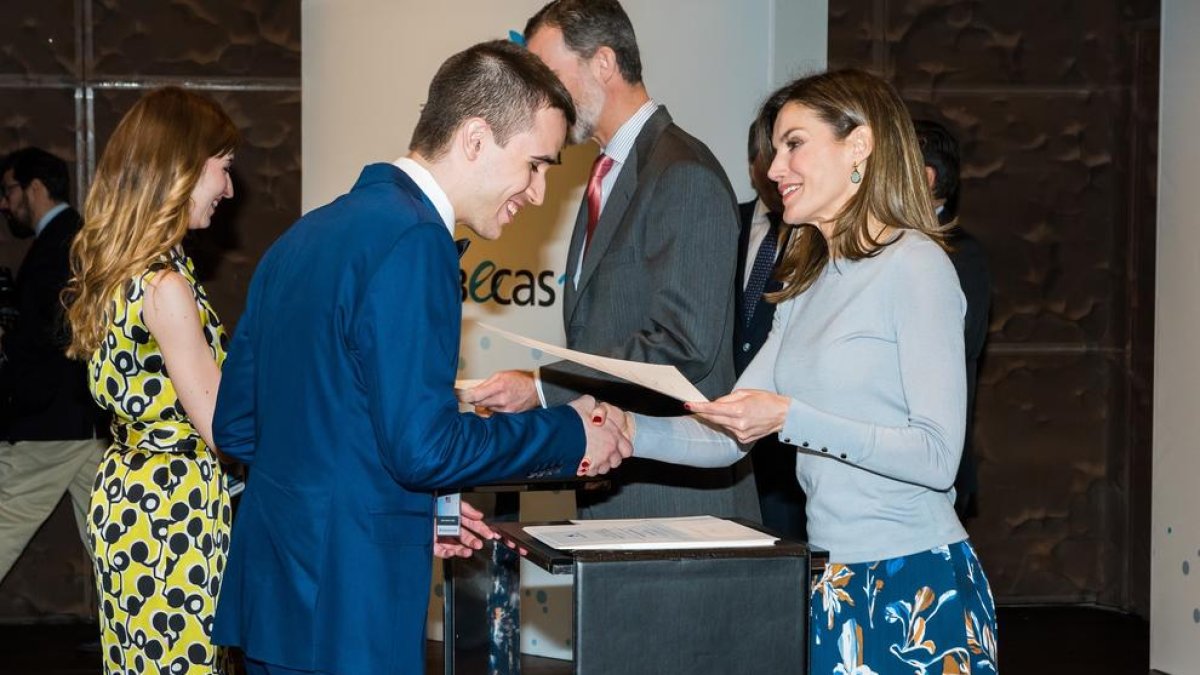 Un estudiante tortosino recibe una beca de «la Caixa» para cursar estudios de posgrado en el extranjero