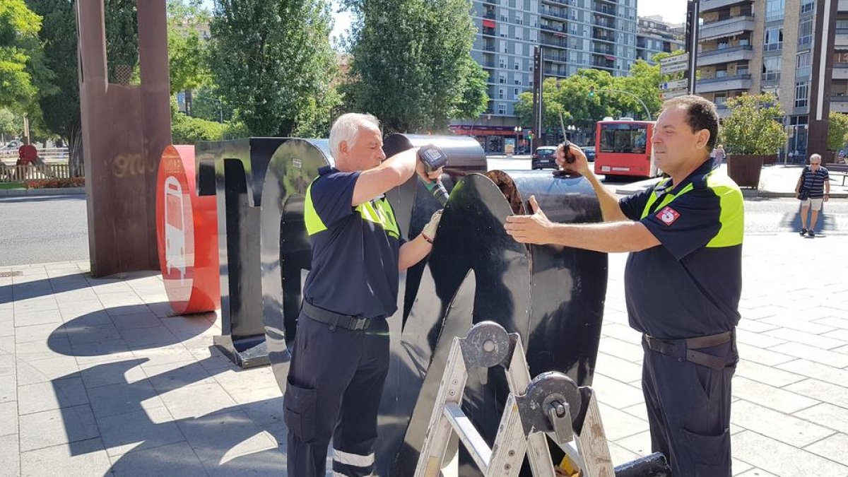 Trenquen el recobriment de les lletres de la Imperial Tarraco