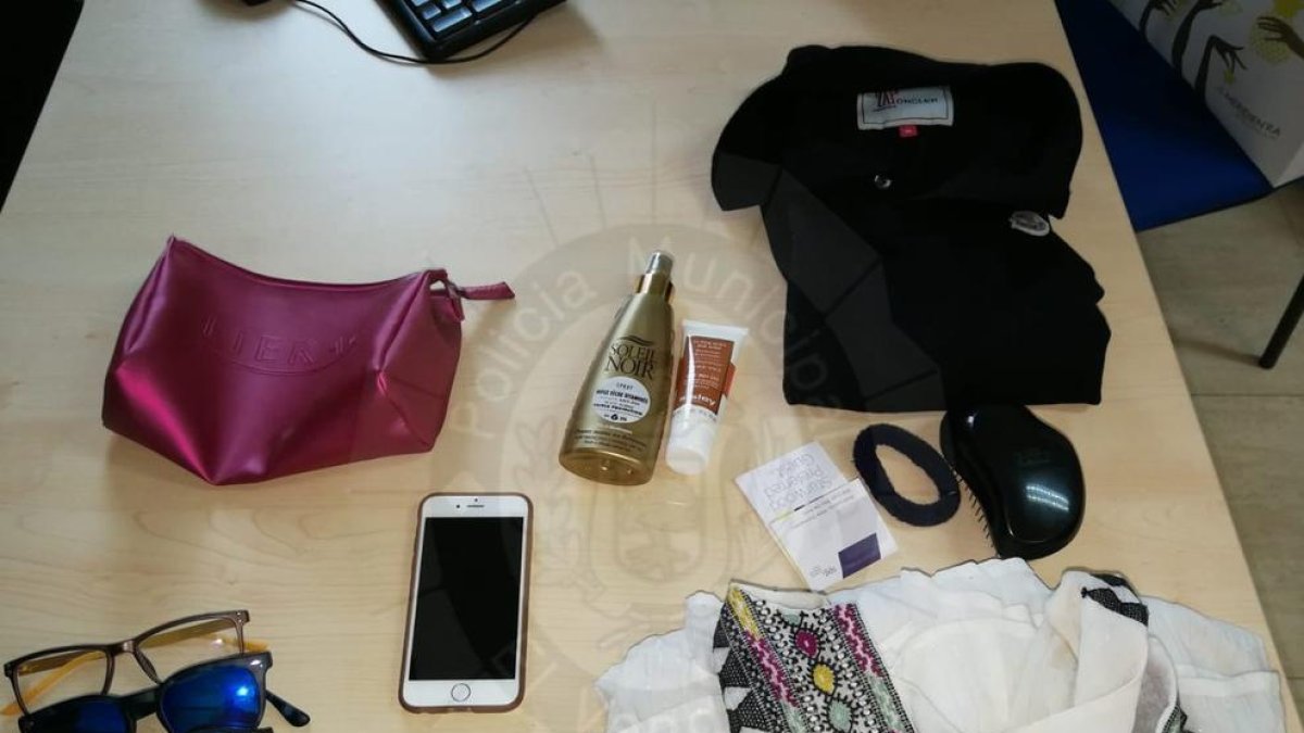 Detinguda per robar més de 400 euros en objectes d'uns clients d'un hotel