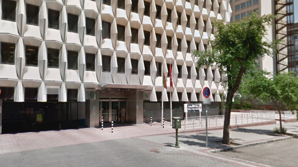 Nueve años de cárcel por atar a su expareja en la cama y golpearla con una cadena