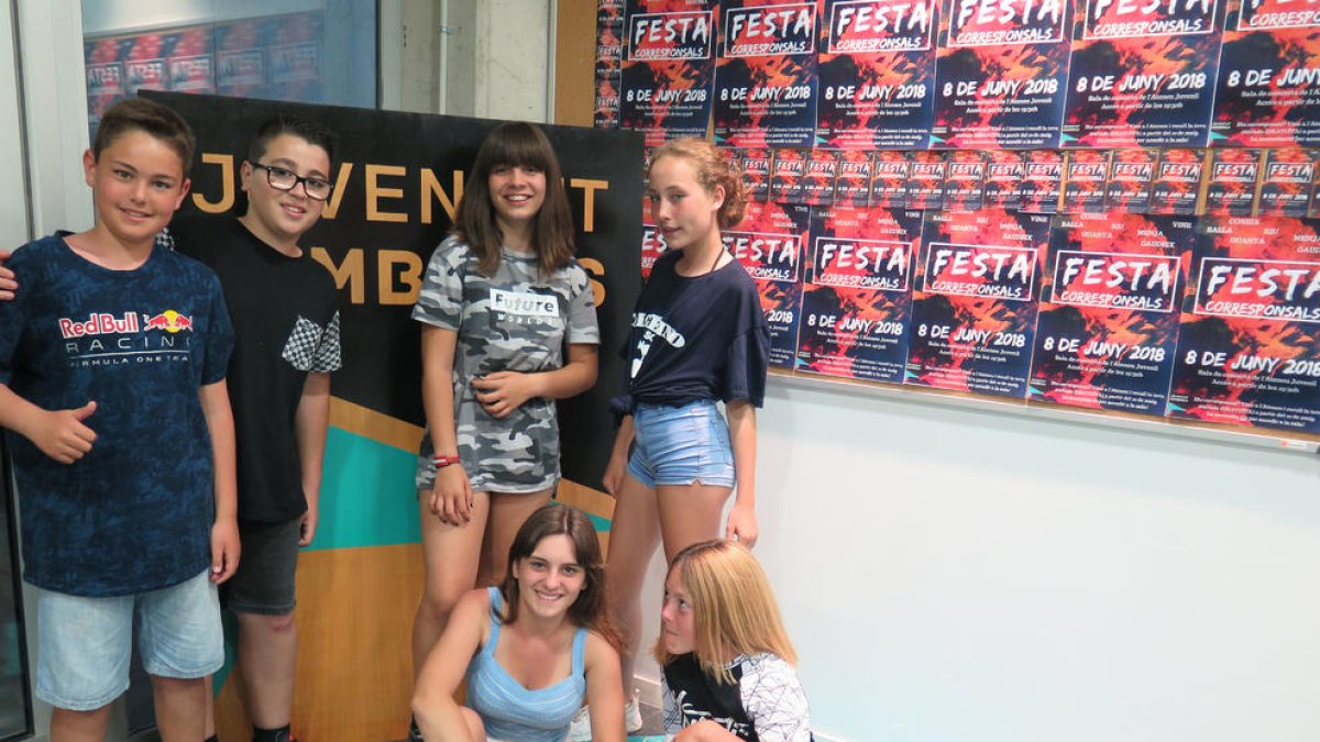Festa de final de curs a l'Ateneu dels 'corresponsals' de joventut de Cambrils
