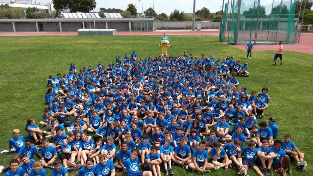 Més de 300 escolars gaudeixen de la segona edició dels Jocs Esportius de Cambrils