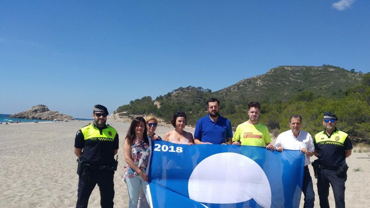 La Bandera Blava ja oneja a les platges de Vandellòs i l'Hospitalet de l'Infant