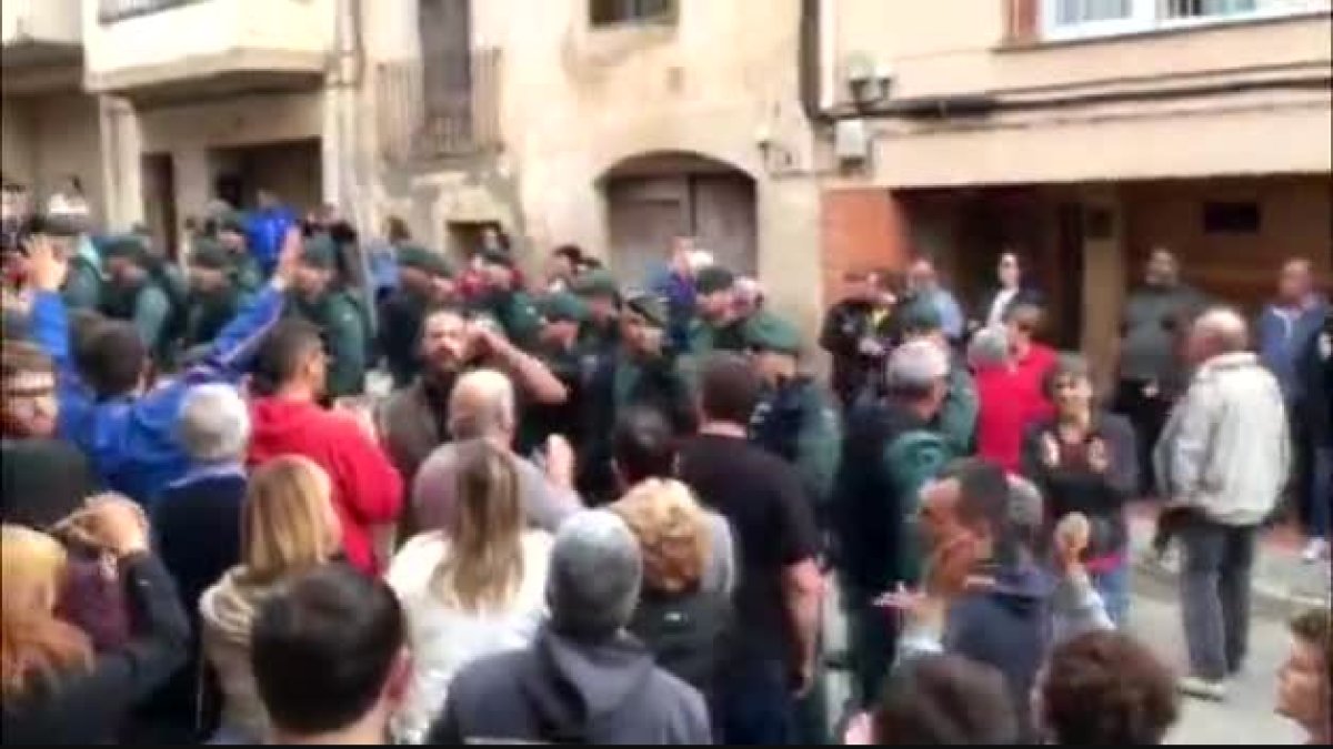 1-O, urna, ferit, local, Cabra del Camp, càrrega, referèndum, Guàrdia Civil, Sarral, votació