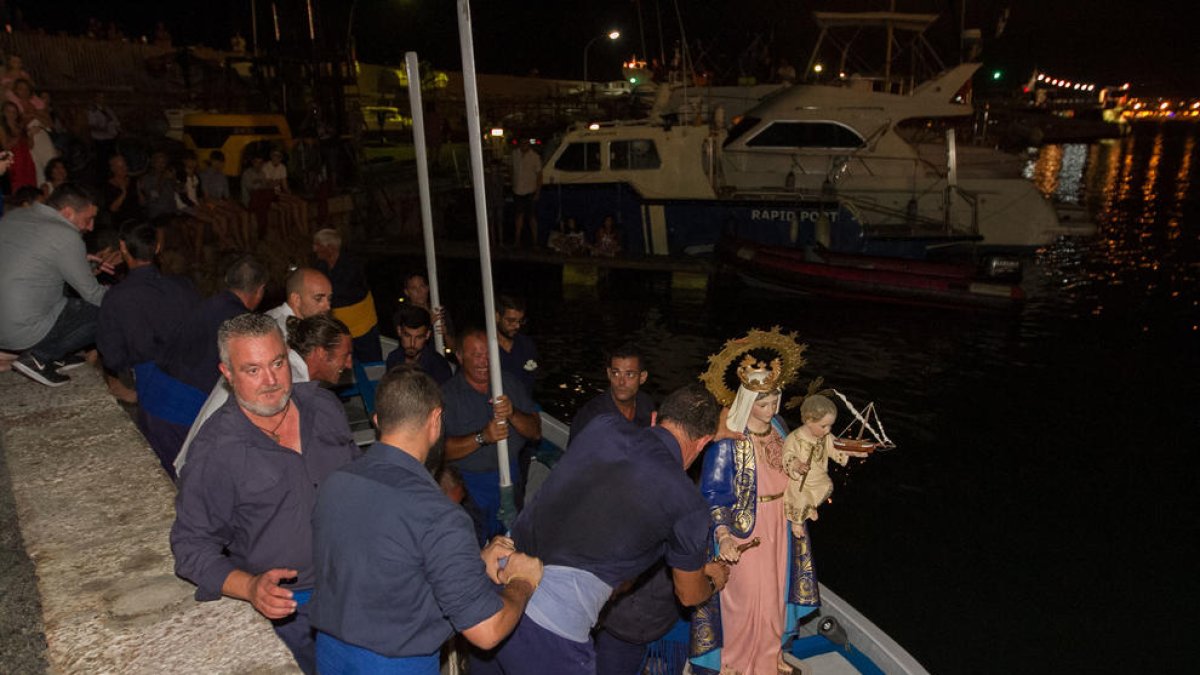 La processó i l'espectacle de focs coronen les Nits Daurades de Salou