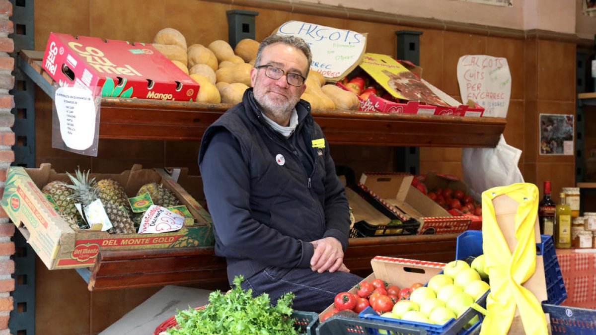 La carta demanant a un fruiter que no es posi el llaç groc genera una riuada de solidaritat