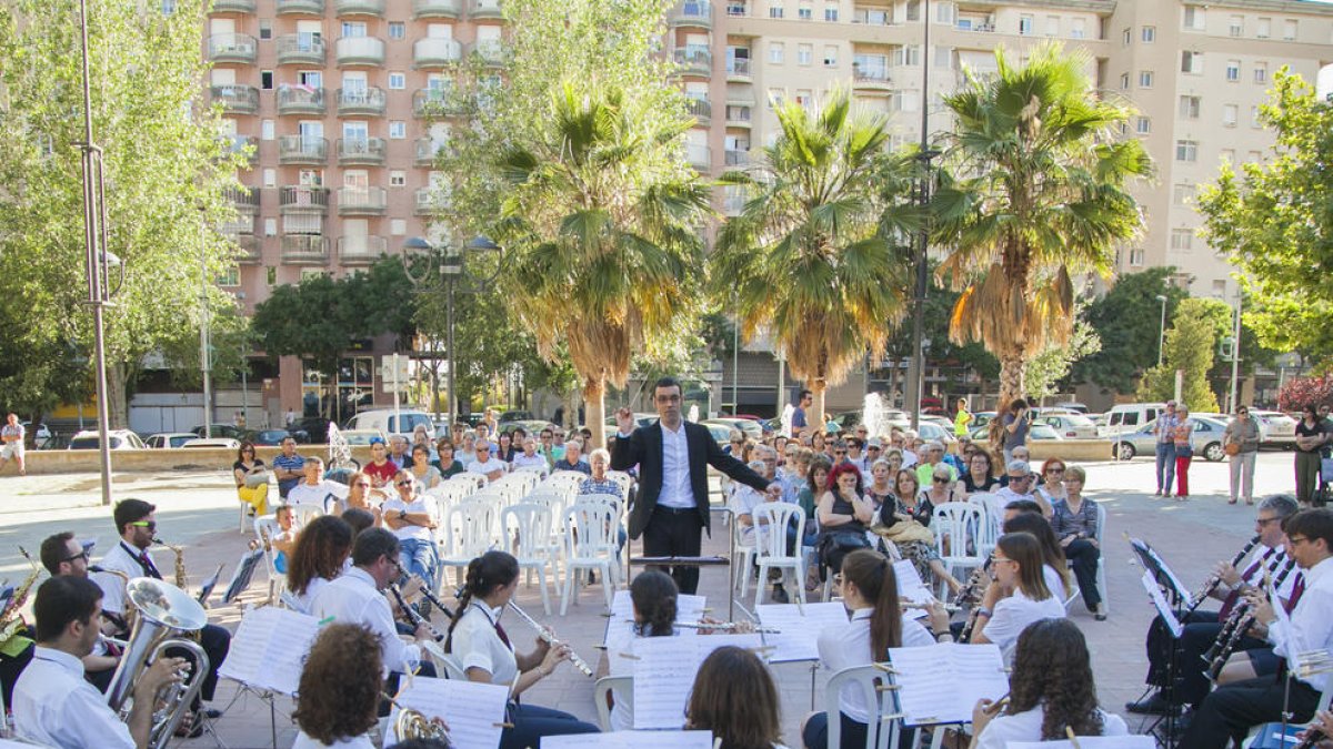 La BUMT es llueix a la plaça de Cuba de Sant Pere i Sant Pau