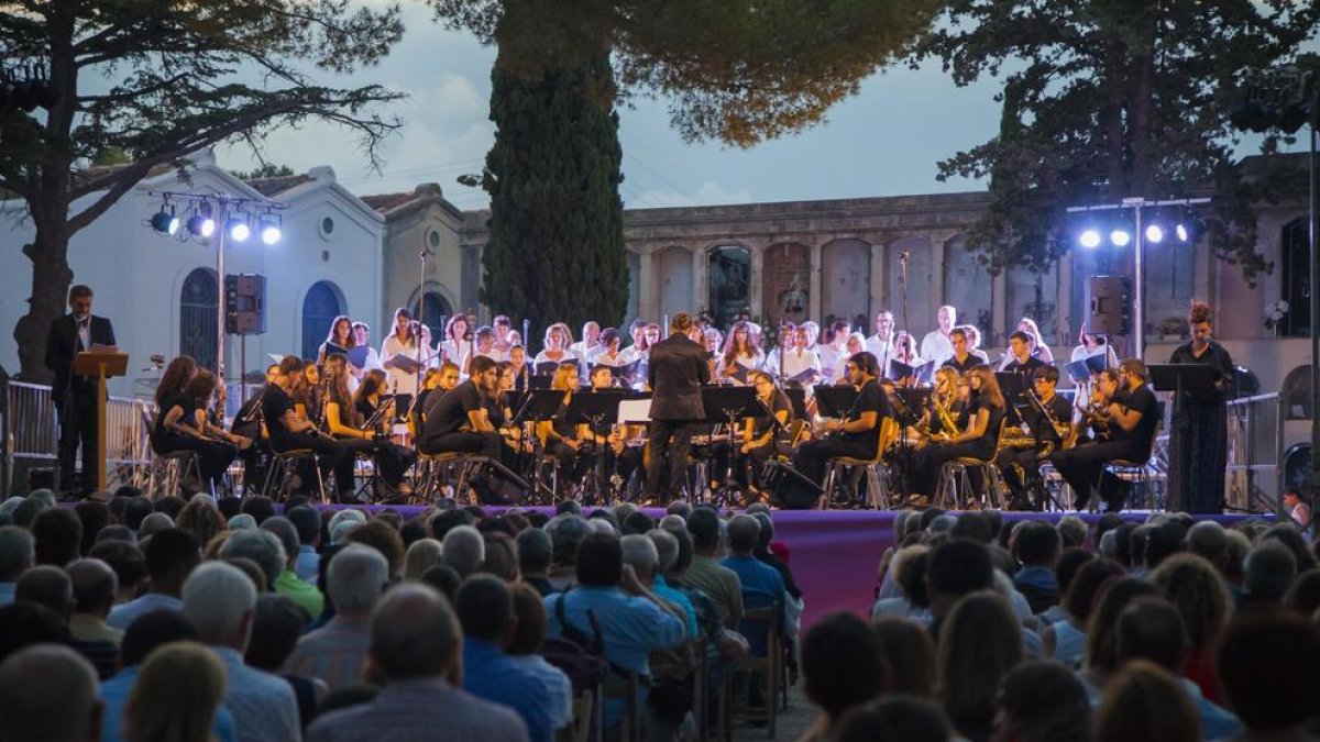 El 'Concert per al record' vuelve a llenar el Cementerio General de Reus en su 3ª edición