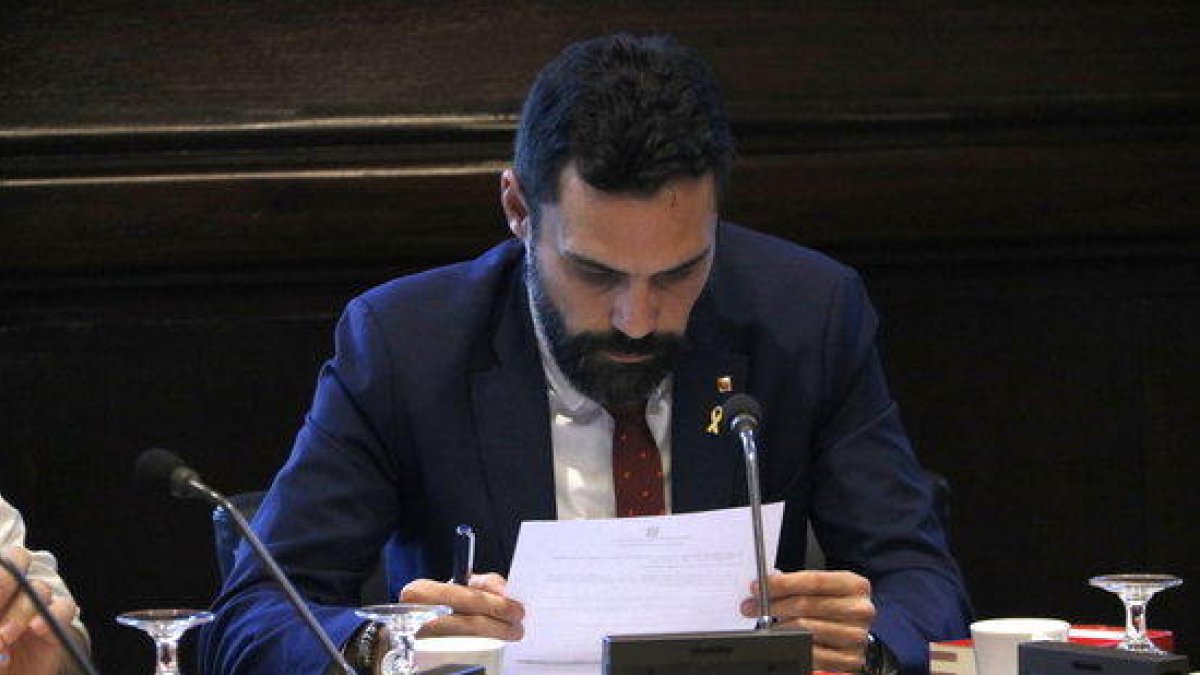 El Tribunal Supremo notifica a Torrent la resolución sobre la suspensión de seis diputados