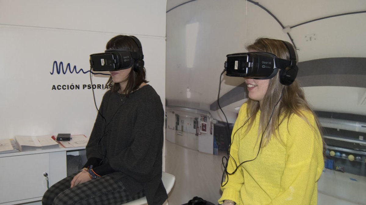 El Hospital Sant Joan acoge un proyecto virtual que permite ponerse en la piel de los pacientes de psoriasis