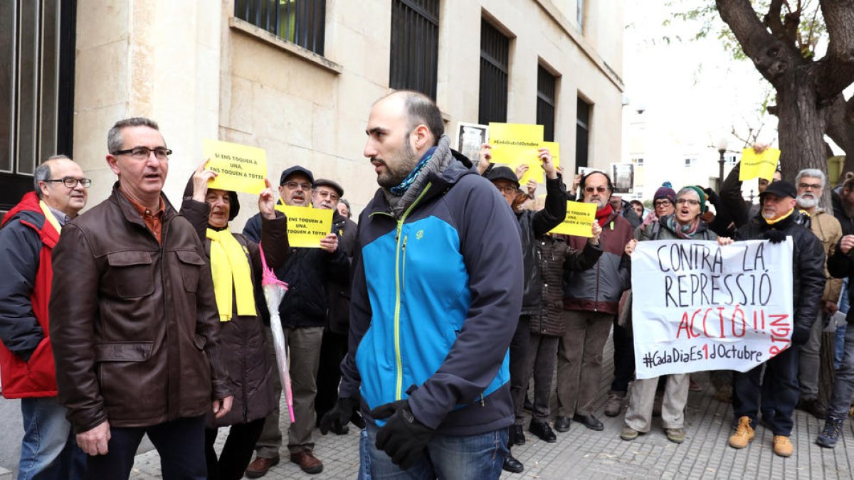 El joven tarraconense acusado por clonar webs del referéndum se niega a declarar ante el juez