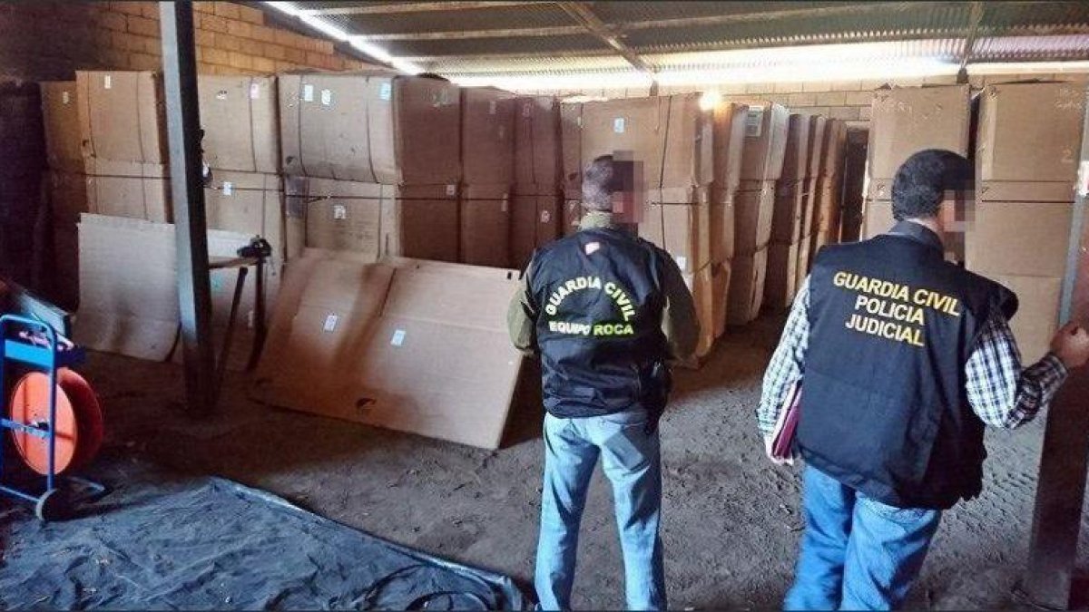 L'operació 'Pacote' acaba amb 124 detinguts per contraban de tabac