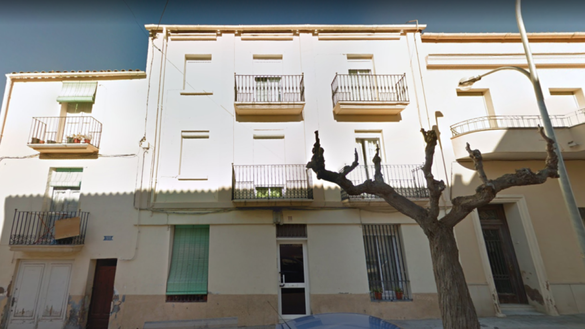 Cae el techo de una vivienda a Móra la Nova