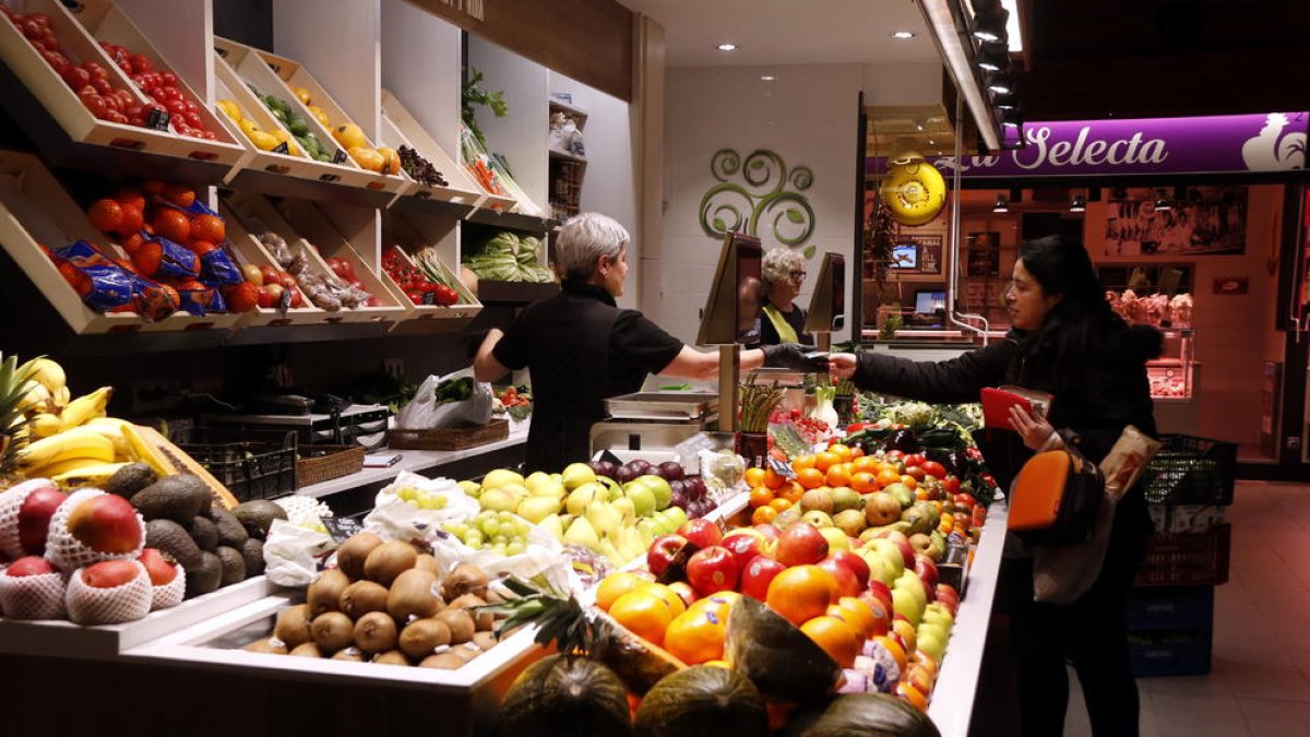 clienta, comerç, comprador, venda, parada, Tarragona, consum, fruiteria, Mercat Central