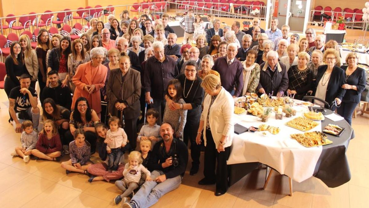 Creixell homenajea en Sisqueta Figuerola Cañellas por su 90 aniversario