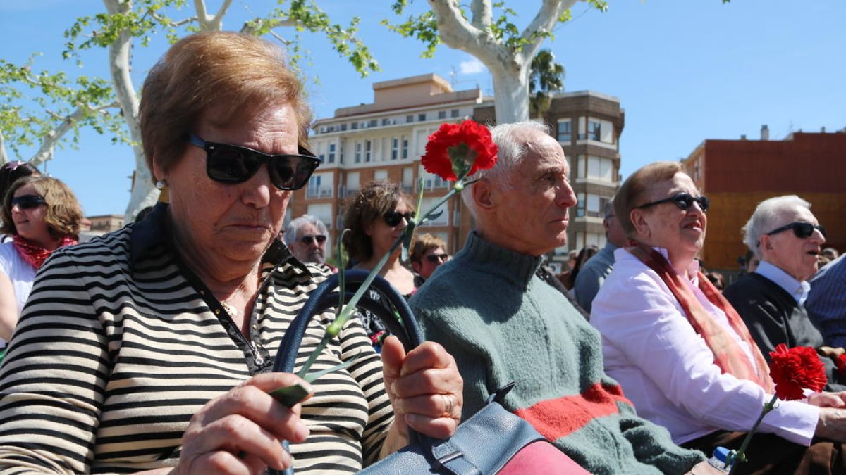 Tortosa recuerda a las víctimas de la Guerra Civil cuando hace 80 años de los bombardeos fascistas sobre la ciudad