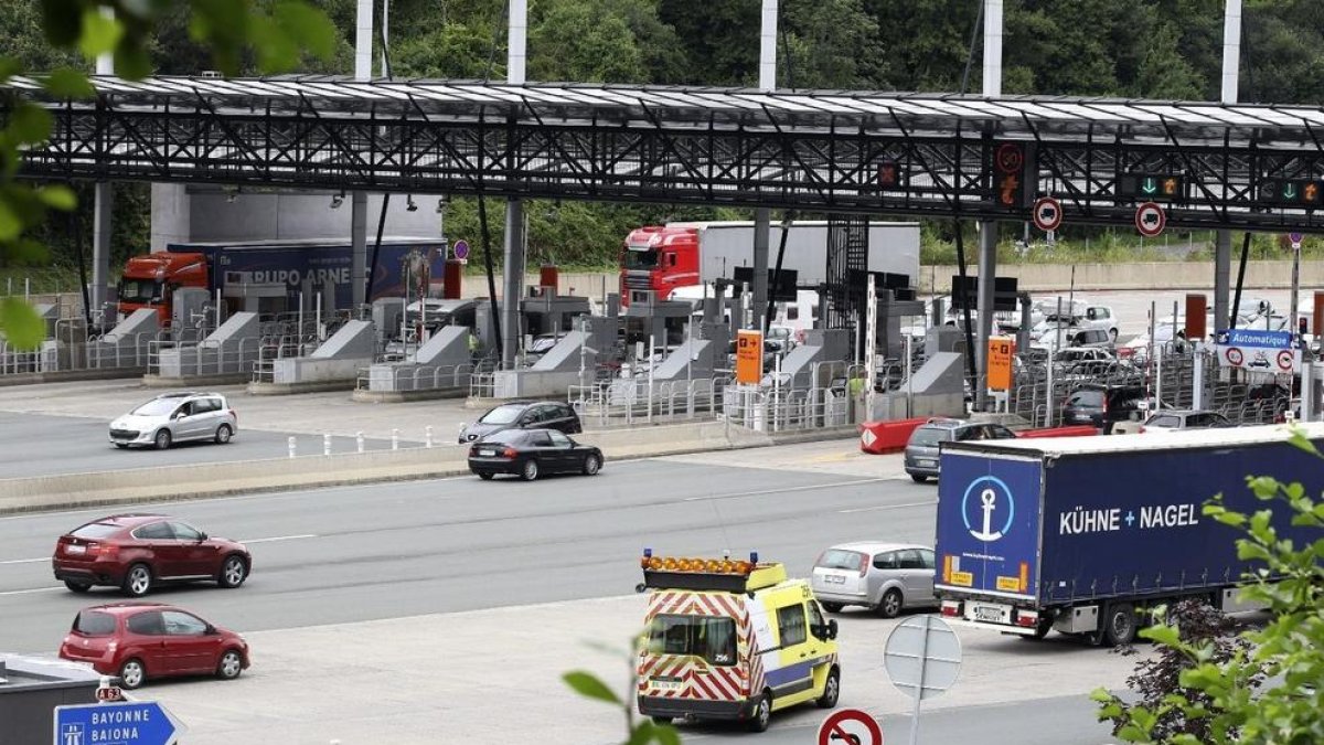 Desarticulan un entramado que falsificaba tarjetas para pagar peajes de autopistas en la UE