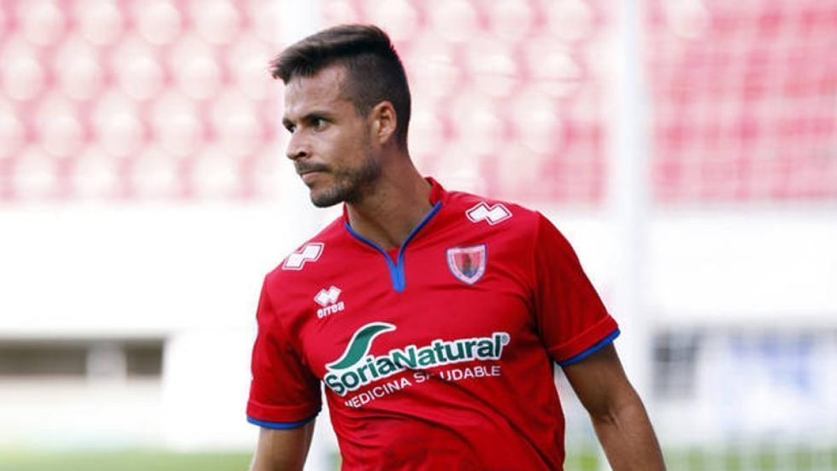 El Numancia, molesto por el fichaje de Manu del Moral por el Nástic