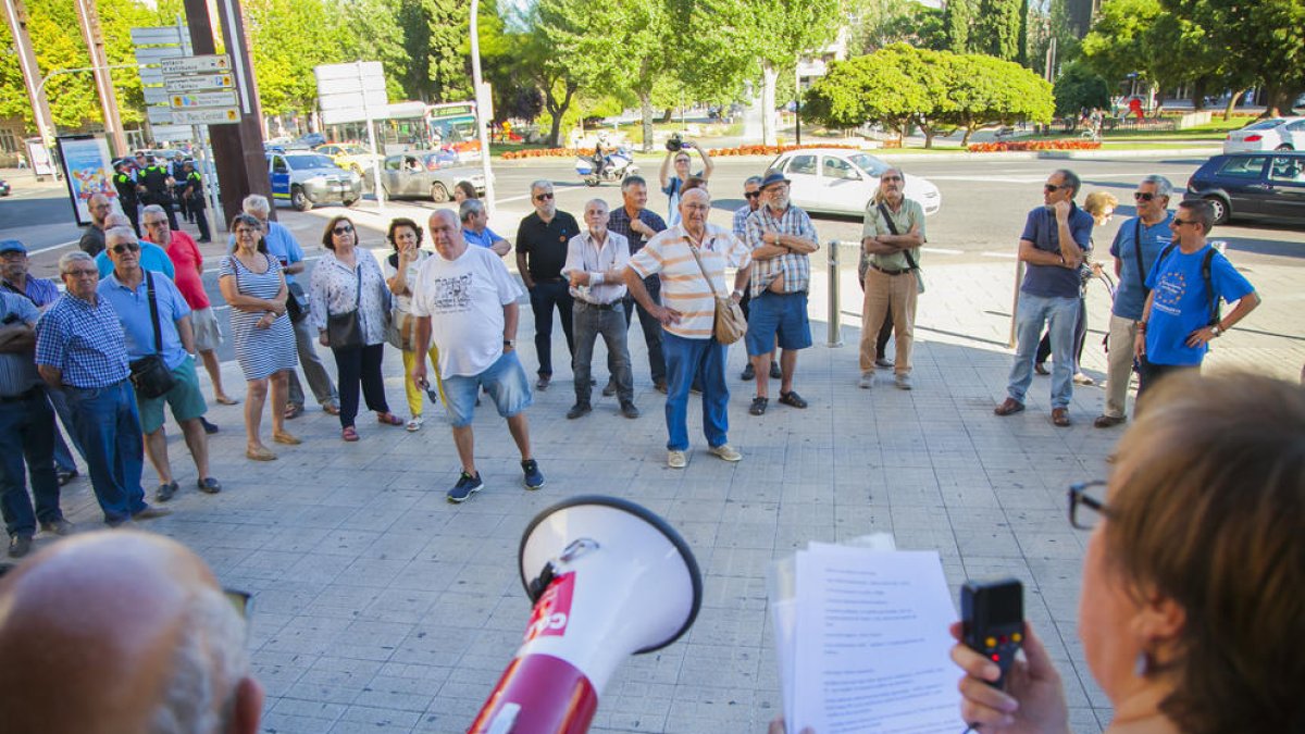 La Marea Pensionista es concentra davant la subdelegació del Govern a Tarragona