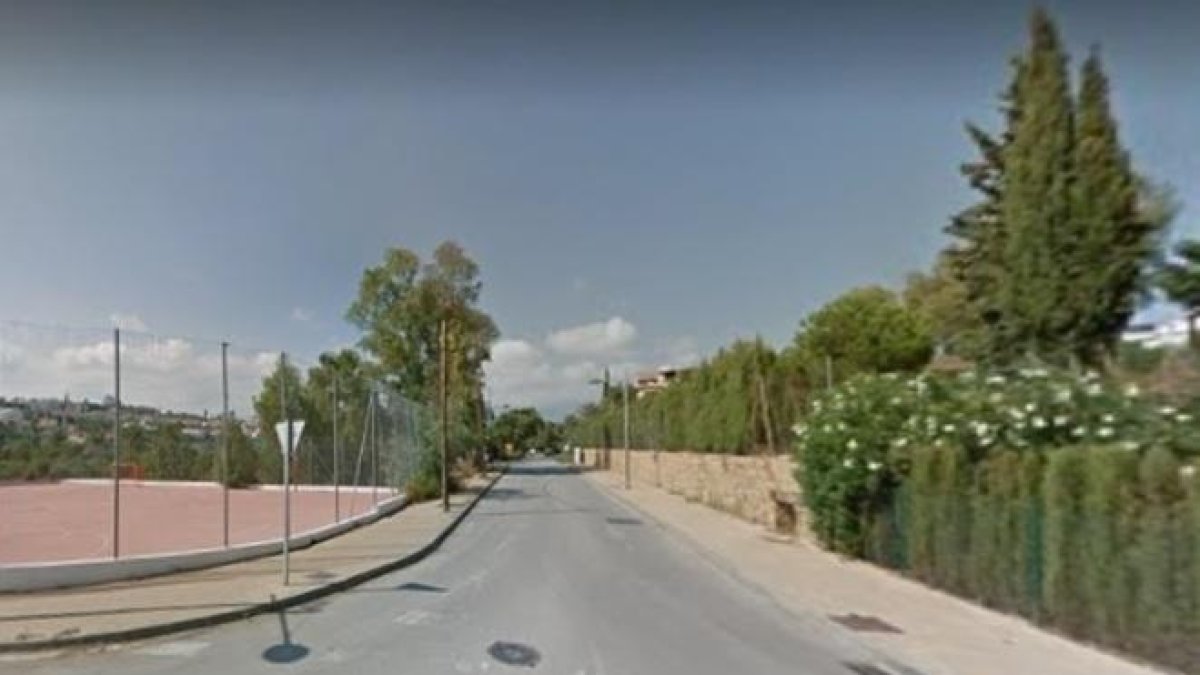 Mata a un hombre en Estepona y huye en bicicleta