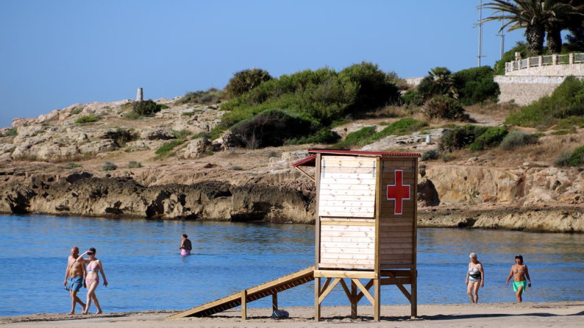 Cruz Roja cierra el segundo mes de vigilancia sin ningún ahogo