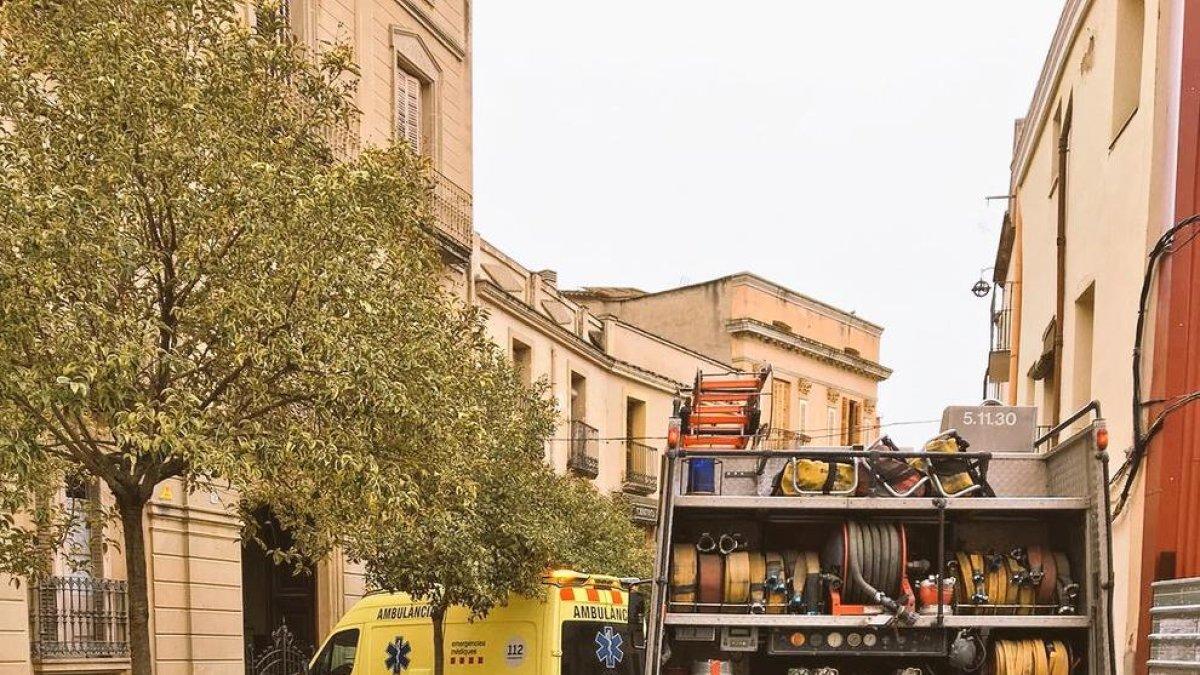 Evacuada por inhalación de humo en un incendio a Sant Pere i Sant Pau